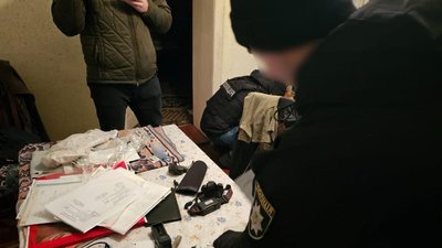 На Закарпатті трьом чоловікам оголосили підозру в переправленні військовозобов'язаних через кордон На Закарпатті трьом чоловікам оголосили підозру в переправленні військовозобов'язаних через кордон
