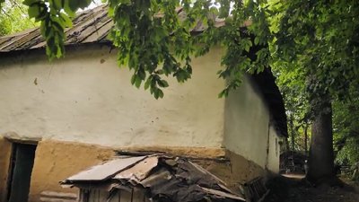 На хуторі збереглися глиняні хатини