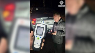 Нетверезі водії у Чернігові: поліцейські відстронили від керування 40-річного водія