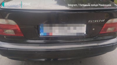Патрульним у Рівному прийшлось наздоганяти п’яного водія та одягати на нього кайданки Патрульним у Рівному прийшлось наздоганяти п’яного водія та одягати на нього кайданки
