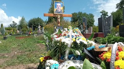 У Тернополі попрощалися з двома загиблими бійцями У Тернополі попрощалися з двома загиблими бійцями