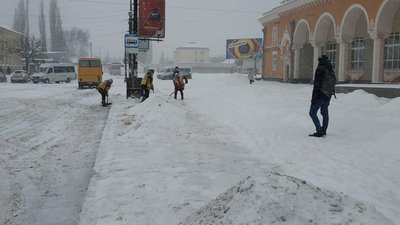 Знову сніжить: яка ситуація на дорогах Чернігівщини? Знову сніжить: яка ситуація на дорогах Чернігівщини?