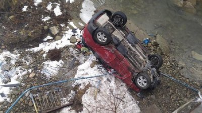 На Косівщині авто злетіло з мосту у річку - травмувалося двоє дітей