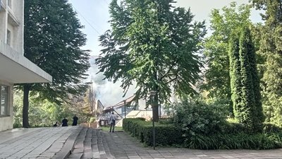В центрі Тернополя горить бар
