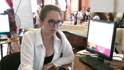 Яна Сіроштан Яна Сіроштан
