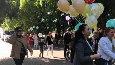Марш-ходотон центру "Дорога життя" провели в Ужгороді Марш-ходотон центру "Дорога життя" провели в Ужгороді