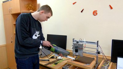 У вінницькому коледжі майструють дрони для оборонців У вінницькому коледжі майструють дрони для оборонців