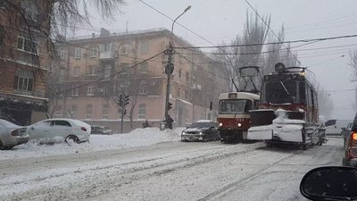 "Випала добова норма опадів". Яка ситуація на дорогах Донеччини "Випала добова норма опадів". Яка ситуація на дорогах Донеччини