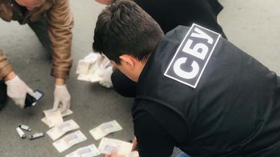 Допомагав призовникам виїжджати за кордон: у Тернополі викрили керівника благодійного фонду Допомагав призовникам виїжджати за кордон: у Тернополі викрили керівника благодійного фонду