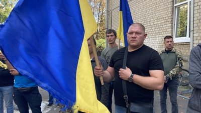 У Харкові прощаються із волонтерами, які загинули внаслідок удару по Куп'янську