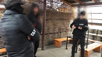 На Львівщині працівники СБУ застримали підозрюваних у скоєнні низки злочинів На Львівщині працівники СБУ застримали підозрюваних у скоєнні низки злочинів
