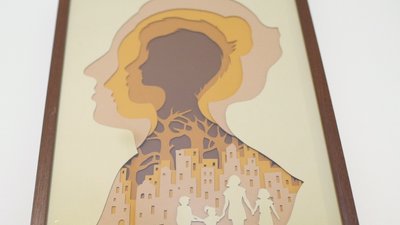 Художниця Галина Кисіль з Житомирщини створює портрети в об'ємних витинанках Художниця Галина Кисіль з Житомирщини створює портрети в об'ємних витинанках