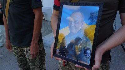 У Полтаві прощалися із полеглим воїном Олександром Артеменком У Полтаві прощалися із полеглим воїном Олександром Артеменком