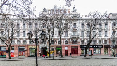 Одеський готель-пам'ятку "Пасаж" планують реставрувати. Там з'явиться мансардний поверх Одеський готель-пам'ятку "Пасаж" планують реставрувати. Там з'явиться мансардний поверх