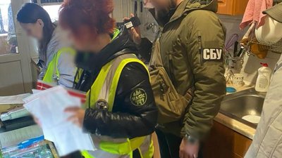 У Києві викрили двох організаторів схеми переправлення чоловіків за кордон