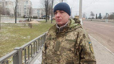 Пішов на фронт добровольцем: у Житомирі попрощалися з військовослужбовцем Олександром Мазурчуком Пішов на фронт добровольцем: у Житомирі попрощалися з військовослужбовцем Олександром Мазурчуком