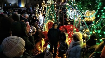 У Кропивницькому засвітили головну ялинку міста У Кропивницькому засвітили головну ялинку міста