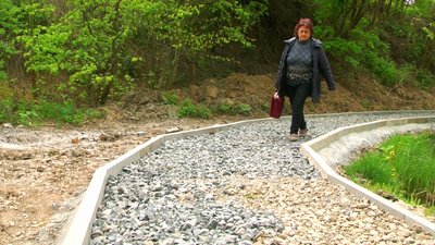 На Вінницьких Хуторах триває облаштування алеї-переходу