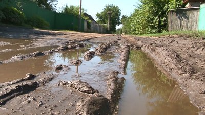 У селі на Черкащині дорога "тоне" після дощів: що каже місцева влада
