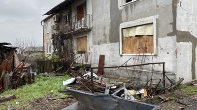 Армія РФ обстріляла Новодмитрівку на Донеччині з артилерії: в п'яти селах округу ще залишаються 317 людей Армія РФ обстріляла Новодмитрівку на Донеччині з артилерії: в п'яти селах округу ще залишаються 317 людей