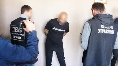 На Миколаївщині затримали чоловіка, який намагався підкупити посадовця — поліція