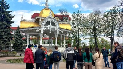 Дізнатися більше про місто і допомогти захисникам: у Сумах організовують благодійні екскурсії Дізнатися більше про місто і допомогти захисникам: у Сумах організовують благодійні екскурсії