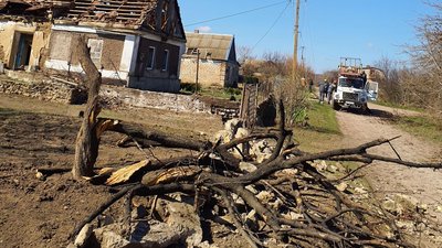 Дніпропетровщина: в Апостолівському районі відновили пошкоджене обстрілами електропостачання