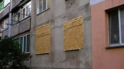 У Миколаєві та трьох района області триває відновлення пошкоджених будівель У Миколаєві та трьох района області триває відновлення пошкоджених будівель