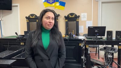 Боїться, що заберуть дітей через безлад у будинку