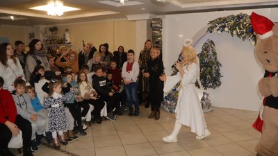 В Охтирці для дітей вразливих категорій провели свято Миколая В Охтирці для дітей вразливих категорій провели свято Миколая