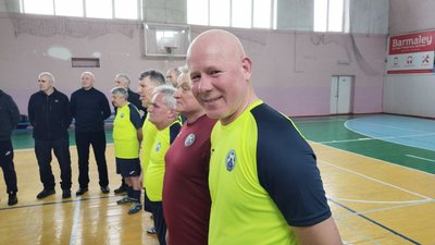 У Сумах відбувся фінальний тур відкритого чемпіонату міста з футзалу серед ветеранів У Сумах відбувся фінальний тур відкритого чемпіонату міста з футзалу серед ветеранів