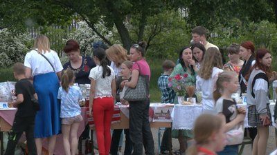 ШКІЛЬНИЙ ЯРМАРОК ДЛЯ ДОПОМОГИ ВІЙСЬКОВИМ ШКІЛЬНИЙ ЯРМАРОК ДЛЯ ДОПОМОГИ ВІЙСЬКОВИМ