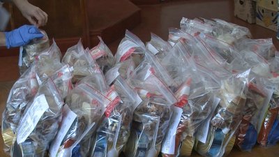 Продукти та випічка: як у волинському коледжі допомагають військовим Продукти та випічка: як у волинському коледжі допомагають військовим
