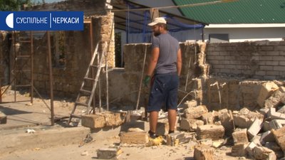 Влучила блискавка: дві родини на Черкащині залишилися без домівки