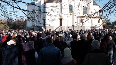 Великдень під час війни. У Чернівцях освятили кошики