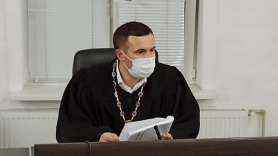 Суд заарештував підозрюваного у скоєнні смертельної аварії на Миколаївщині із чотирма вантажівками