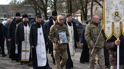 На Закарпатті попрощалися з полеглим військовим Петром Женунтієм