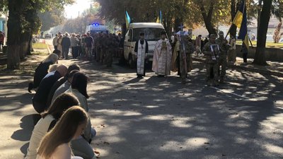 У Маньківці попрощались із загиблим захисником Олександром Поліщуком