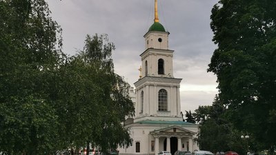 Дзвіниця Свято-Успенського собору, на яку влаштували екскурсію у Полтаві Дзвіниця Свято-Успенського собору, на яку влаштували екскурсію у Полтаві
