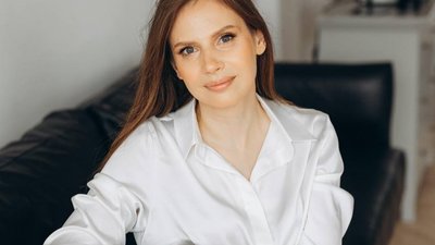 Суддя-спікерка Анна Мостецька Суддя-спікерка Анна Мостецька