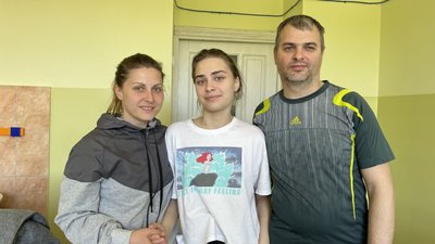 У Львові лікують 15-річну харків'янку, яка отримала поранення від касетних бомб У Львові лікують 15-річну харків'янку, яка отримала поранення від касетних бомб