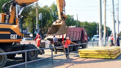 У Вінниці відновили ремонт магістральної мережі водопостачання
