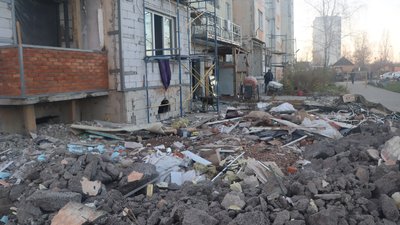 Щоб перезимувати: в Охтирці відновлюють пошкоджені через війну будинки Щоб перезимувати: в Охтирці відновлюють пошкоджені через війну будинки