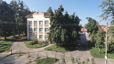 Менше 80% вакцинованих: які навчальні заклади Рівного мають перейти на "дистанційку"
