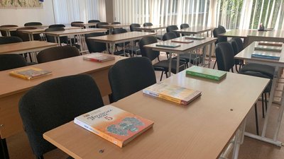 Останній дзвоник не на стадіоні, а онлайн. Завершення навчального року під час війни: як це відбувається в Кривому Розі