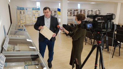 У Тернополі до 102 річниці проголошення Акту Злуки підготували відкрили виставку У Тернополі до 102 річниці проголошення Акту Злуки підготували відкрили виставку