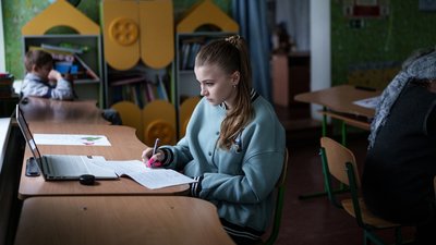 Прорив колектора на Чернігівщині: дві школи перейшли на дистанційне навчання
