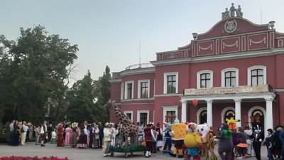 У Кропивницькому розпочався театральний фестиваль ”Вересневі самоцвіти” У Кропивницькому розпочався театральний фестиваль ”Вересневі самоцвіти”