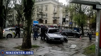 У Херсоні зранку сталось ДТП із травмованими У Херсоні зранку сталось ДТП із травмованими