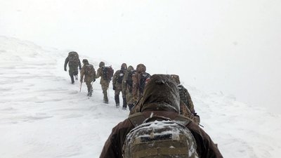 “Емоції зашкалюють, адреналин бурлить”. Як військові проходять гірську підготовку “Емоції зашкалюють, адреналин бурлить”. Як військові проходять гірську підготовку